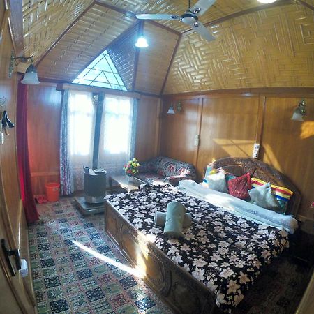 Goona Palace Houseboats Srinagar  Exterior photo
