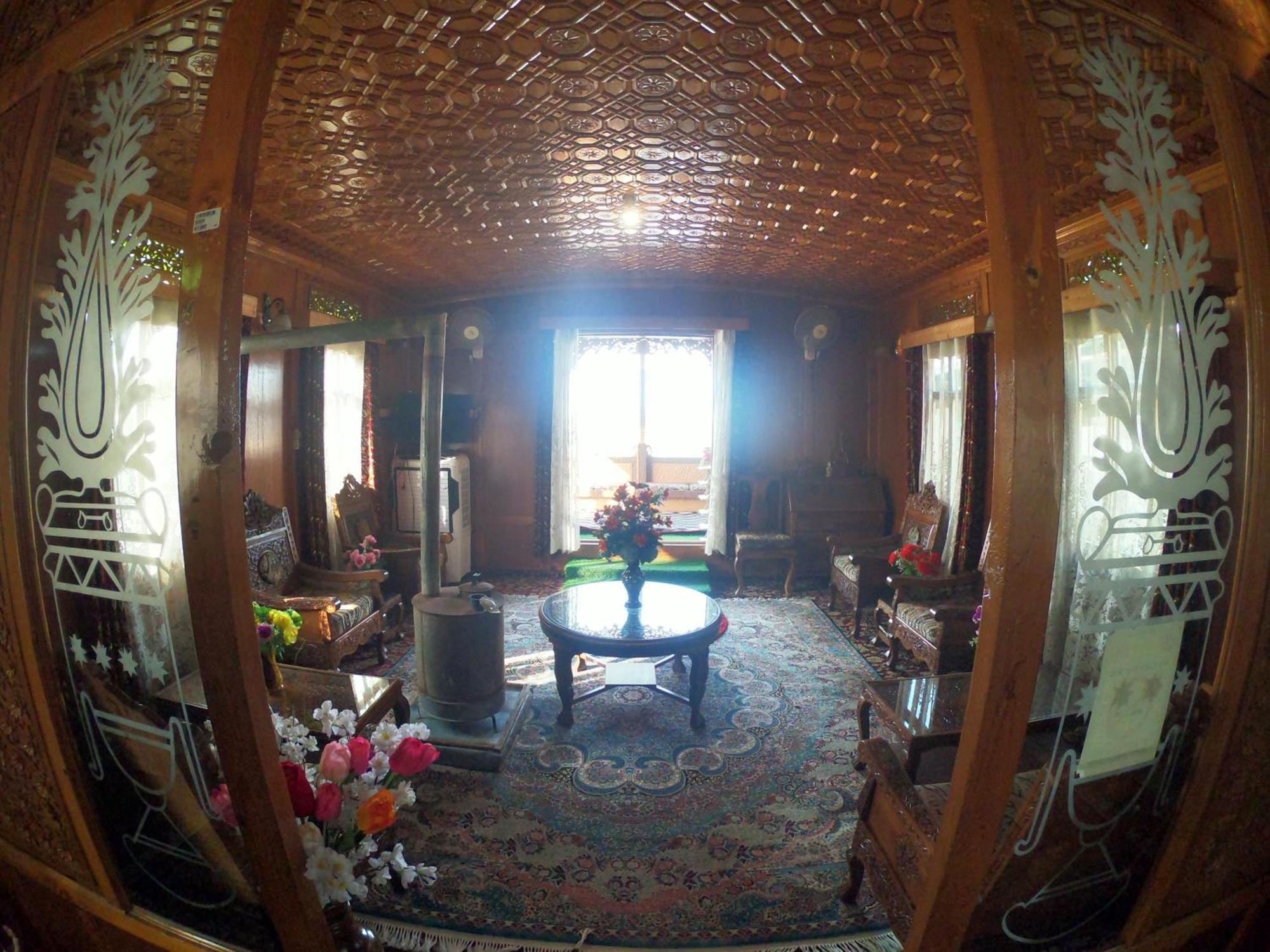 Goona Palace Houseboats Srinagar  Exterior photo