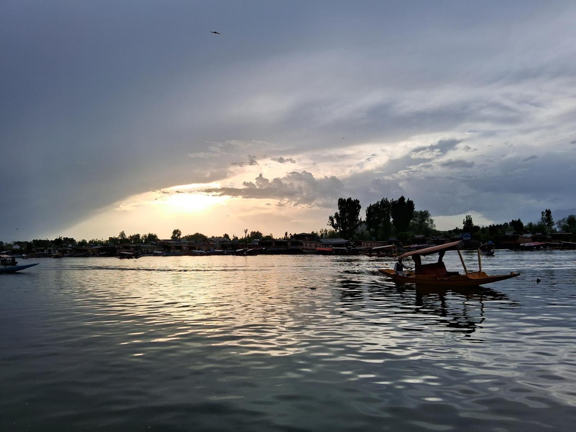 Goona Palace Houseboats Srinagar  Exterior photo