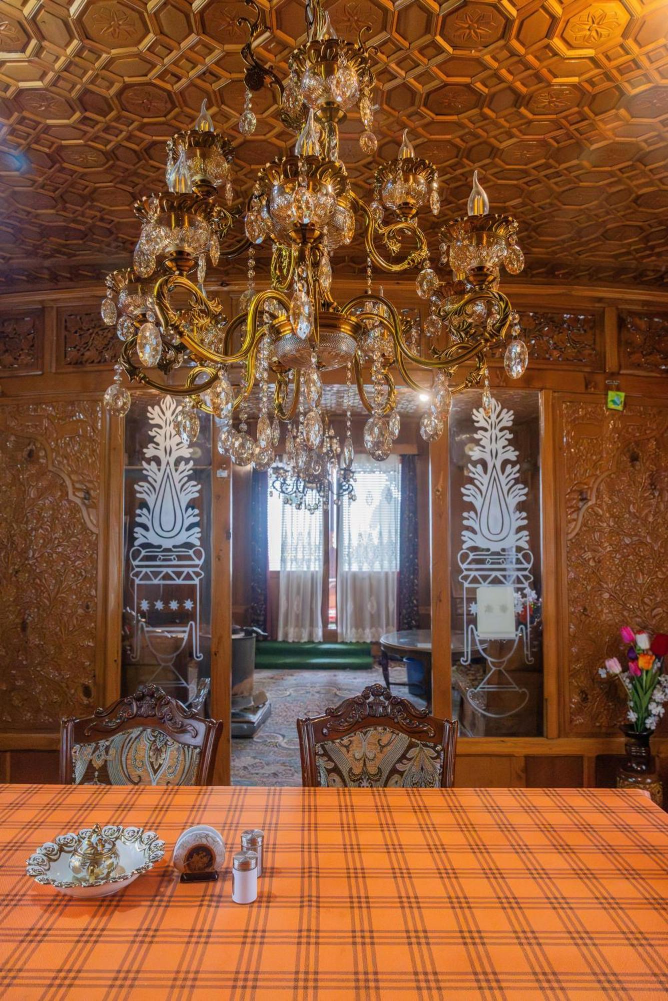 Goona Palace Houseboats Srinagar  Exterior photo