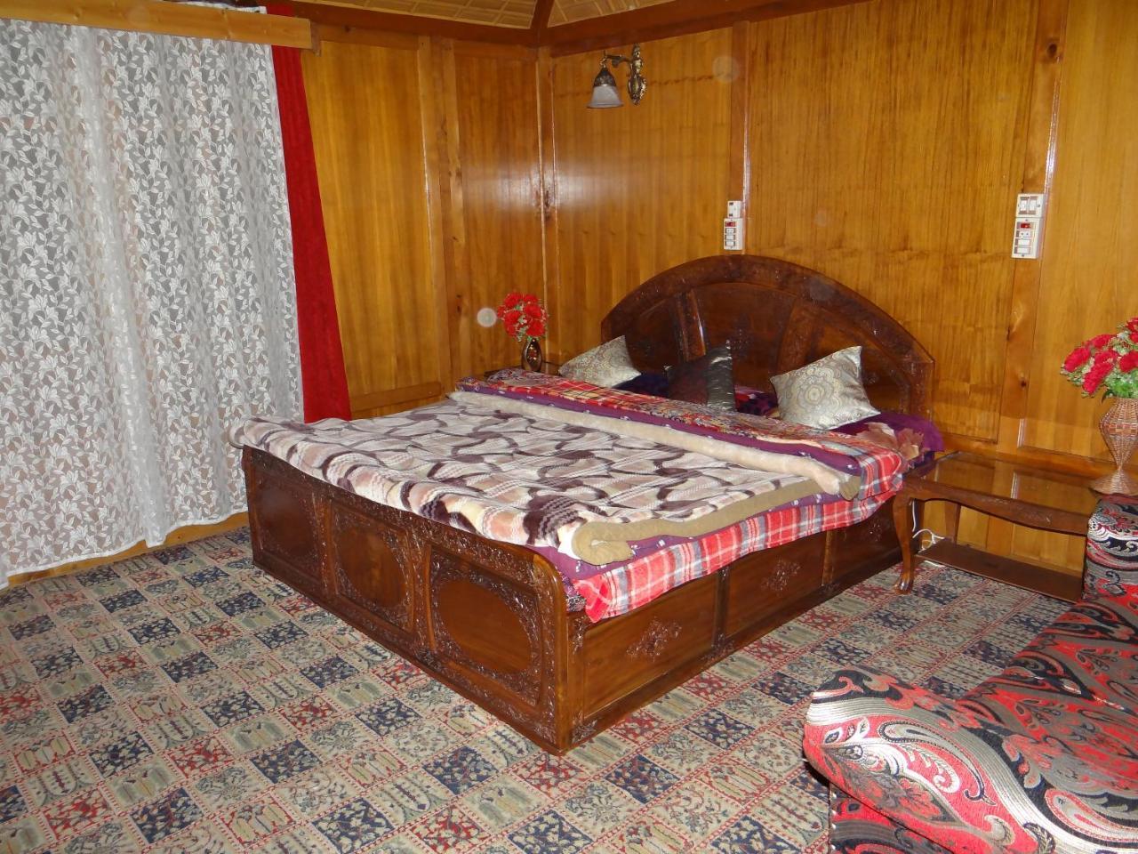 Goona Palace Houseboats Srinagar  Exterior photo