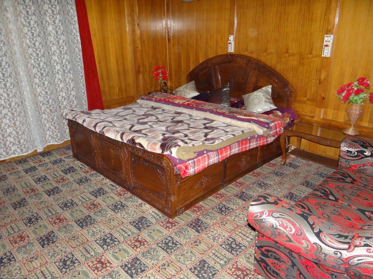 Goona Palace Houseboats Srinagar  Exterior photo
