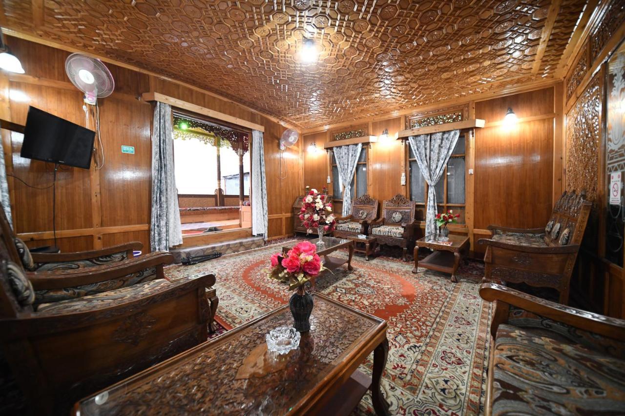 Goona Palace Houseboats Srinagar  Exterior photo