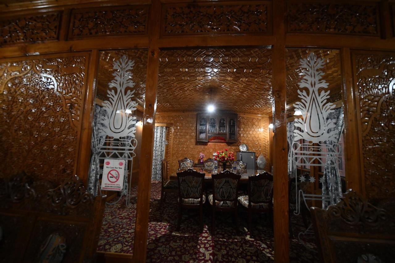 Goona Palace Houseboats Srinagar  Exterior photo