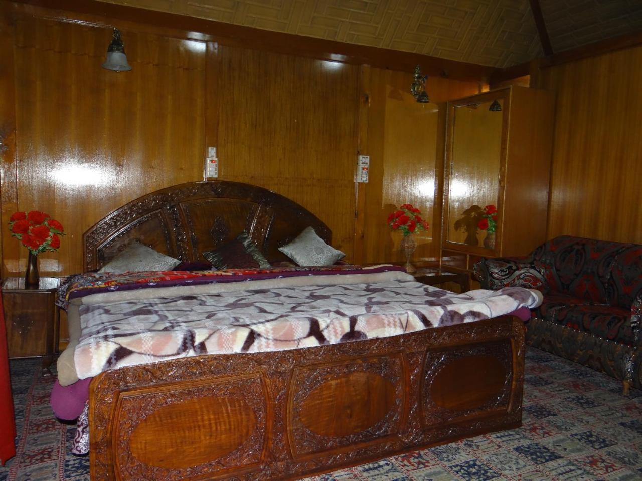 Goona Palace Houseboats Srinagar  Exterior photo